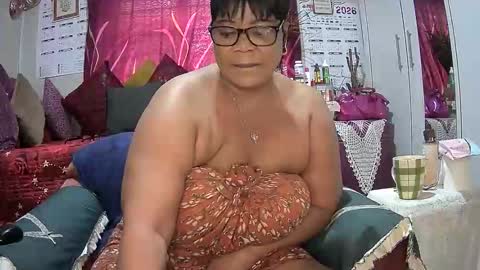 Snapshot of itumeleng74 chatting on February 15, 6:21 am itumeleng74 online show from February 15, 6:21 am