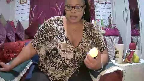 itumeleng74 online show from April 13, 5:18 pm