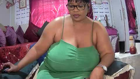 itumeleng74 online show from May 22, 10:32 am