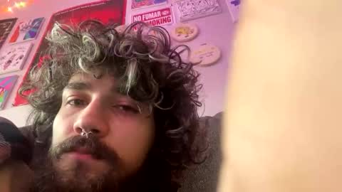 Snapshot of itzmeagain25 chatting on March 4, 3:51 pm itzmeagain25 online show from March 4, 3:51 pm