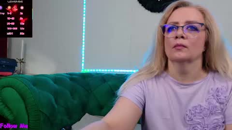 Snapshot of ivanacharm chatting on July 17, 3:24 am ivanacharm online show from July 17, 3:24 am