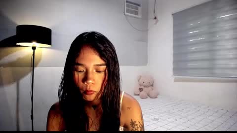 Snapshot of ivaxcx chatting on December 12, 1:10 am Ann online show from December 12, 1:10 am