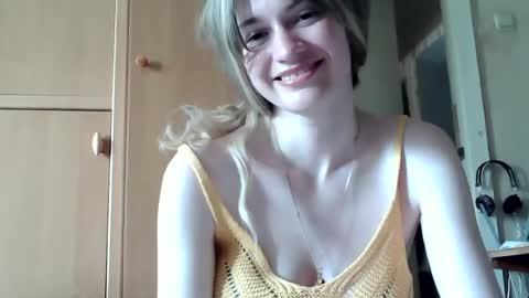 Snapshot of ivetta911 chatting on June 25, 11:37 am ivetta911 online show from June 25, 11:37 am