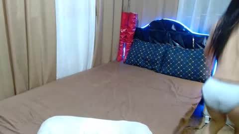 ivone_twinkle online show from May 15, 1:18 pm