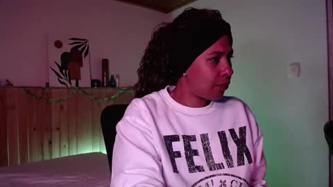 Snapshot of ivonne_collins33 chatting on February 4, 11:42 pm ivonne_collins33 online show from February 4, 11:42 pm