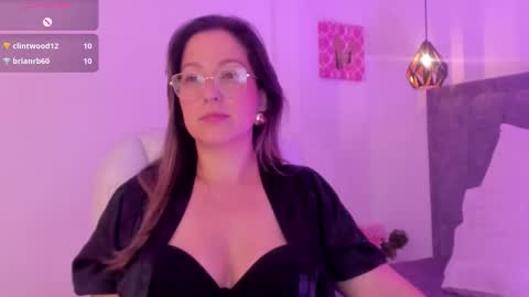 N A T H A L Y   online show from January 10, 4:36 am
