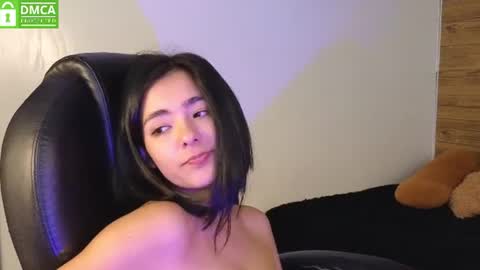 Snapshot of ivy_gail chatting on June 24, 5:17 am IVY online show from June 24, 5:17 am