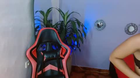 Snapshot of ivy_scorpio chatting on October 15, 6:13 am ivy_scorpio online show from October 15, 6:13 am