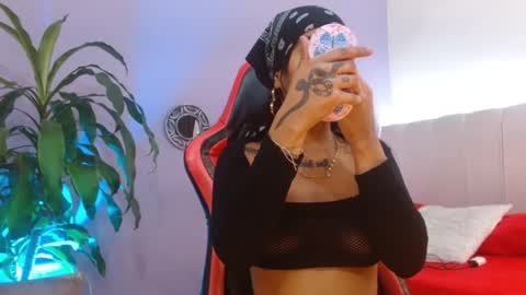 Snapshot of ivy_scorpio chatting on October 21, 8:59 am ivy_scorpio online show from October 21, 8:59 am