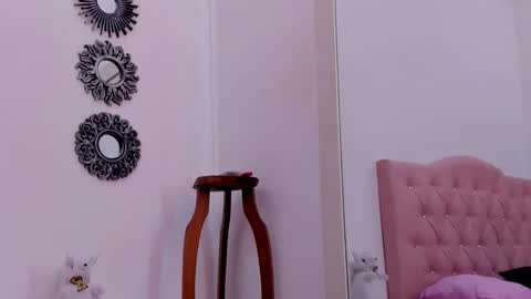 Snapshot of ivy_scorpio chatting on February 14, 7:27 am ivy_scorpio online show from February 14, 7:27 am