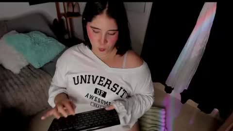 I V Y online show from June 14, 1:47 am