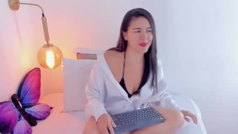 Snapshot of ivyblackk chatting on February 21, 12:17 pm Ivy online show from February 21, 12:17 pm