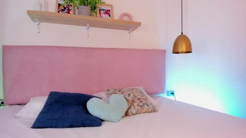Ivy Petite online show from May 21, 11:39 am
