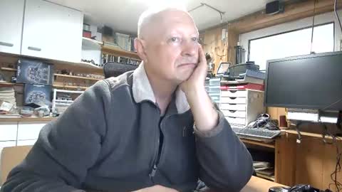 iwalknaked online show from July 22, 5:38 pm