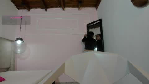 izelevans online show from April 9, 9:04 am