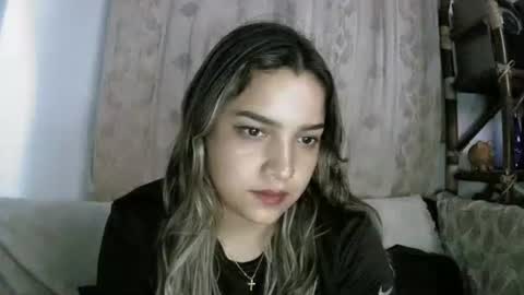 izzy_32 online show from April 19, 8:46 am