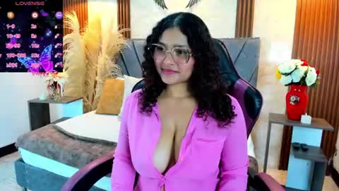 Isa online show from July 8, 2:54 pm