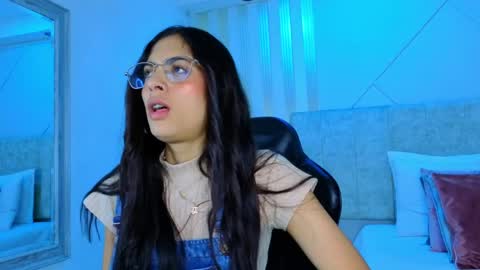 j_belle_ online show from April 26, 1:31 pm