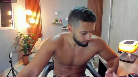 Snapshot of j_calix chatting on May 10, 12:27 am Calix Independient model Insta and twt Calixsnake online show from May 10, 12:27 am