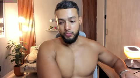 Snapshot of j_calix chatting on May 15, 1:12 am Calix Independient model Insta and twt Calixsnake online show from May 15, 1:12 am