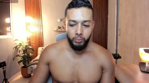 Snapshot of j_calix chatting on May 29, 10:52 pm Calix Independient model Insta and twt Calixsnake online show from May 29, 10:52 pm