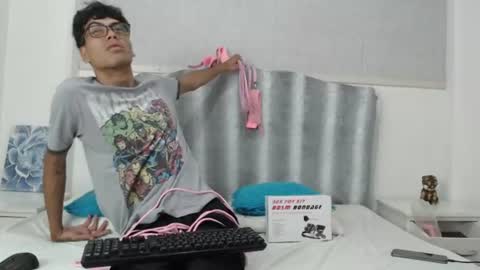 Snapshot of jacck_black chatting on June 21, 1:35 pm jacck_black online show from June 21, 1:35 pm