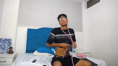 Snapshot of jacck_black chatting on July 1, 1:34 pm jacck_black online show from July 1, 1:34 pm