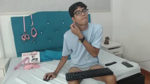 Snapshot of jacck_black chatting on July 18, 2:21 pm jacck_black online show from July 18, 2:21 pm