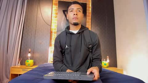 Jack and Joes online show from December 3, 3:03 am