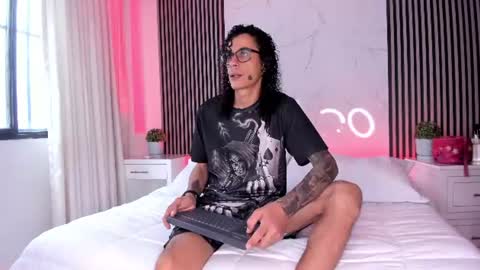 Snapshot of jackandrosse_ chatting on July 4, 1:06 pm Jack Rosse online show from July 4, 1:06 pm