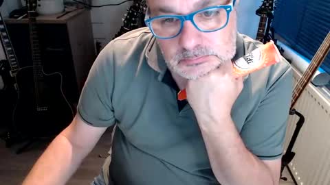 Snapshot of jackoff_hearts chatting on June 7, 7:39 pm Jack independent model online show from June 7, 7:39 pm