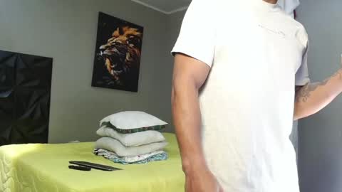 Snapshot of jacob_beckett chatting on May 12, 12:13 pm Jacob online show from May 12, 12:13 pm