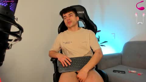 Snapshot of jacob_ferrer chatting on February 15, 7:51 am JACOB FERRER online show from February 15, 7:51 am