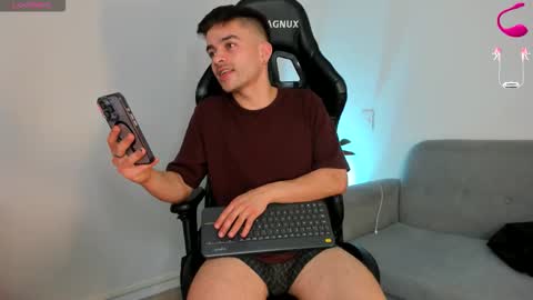 Snapshot of jacob_ferrer chatting on February 22, 6:02 am JACOB FERRER online show from February 22, 6:02 am