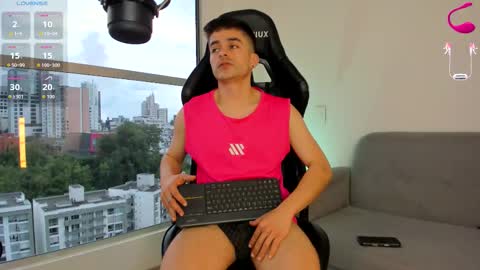 Snapshot of jacob_ferrer chatting on February 24, 9:46 pm JACOB FERRER online show from February 24, 9:46 pm