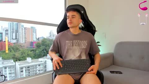 Snapshot of jacob_ferrer chatting on February 25, 7:01 pm JACOB FERRER online show from February 25, 7:01 pm