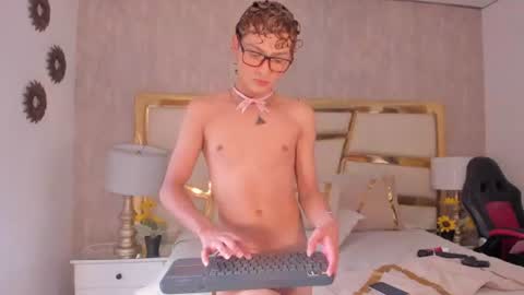 Snapshot of jacobrusso chatting on July 18, 6:34 pm jacobrusso online show from July 18, 6:34 pm