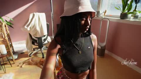 Jada online show from July 7, 10:25 pm