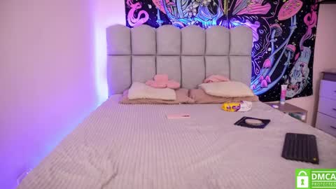   online show from April 11, 9:52 pm