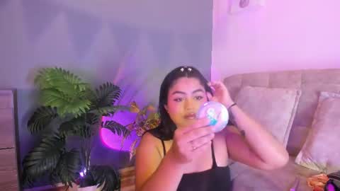 Snapshot of jade_brunnette chatting on June 15, 8:22 pm Jade Brunete online show from June 15, 8:22 pm