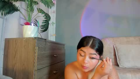 Snapshot of jade_brunnette chatting on June 17, 8:21 pm Jade Brunete online show from June 17, 8:21 pm