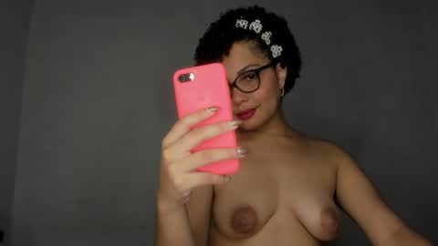 Snapshot of jade_dorthini chatting on October 28, 9:17 pm Jadeleidy Dorthini online show from October 28, 9:17 pm