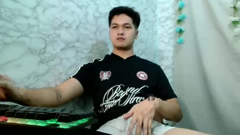 jade_halo online show from May 23, 1:11 am