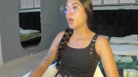 Snapshot of jade_lovv chatting on June 26, 7:51 pm jade_lovv online show from June 26, 7:51 pm