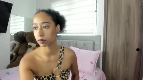 Jade smile online show from May 23, 2:54 pm