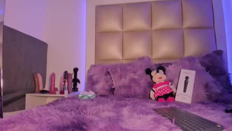 Snapshot of jadeestudios chatting on December 20, 4:58 pm jadeestudios online show from December 20, 4:58 pm