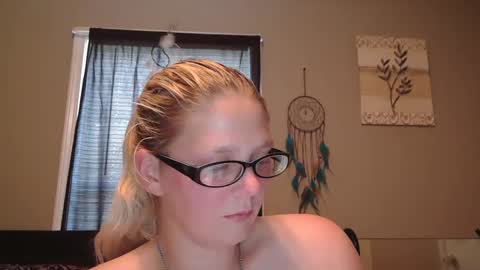 JadeLuv online show from December 1, 5:24 pm