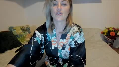 elena online show from February 15, 4:25 am