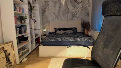 elena online show from February 27, 3:48 pm