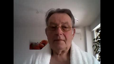 Snapshot of jahanc01 chatting on March 1, 8:27 am Malko online show from March 1, 8:27 am